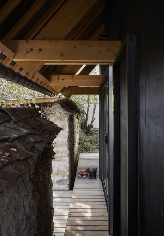 The House Between the Walls / arba - Interior Photography