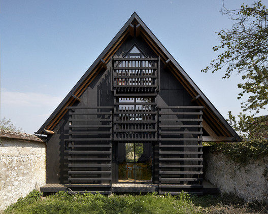 The House Between the Walls / arba - Exterior Photography