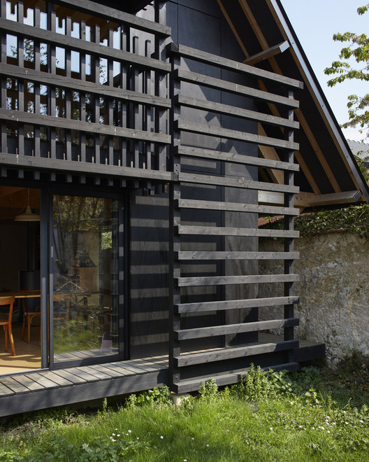 The House Between the Walls / arba - Exterior Photography