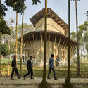 Centro comunitário de bambu e barro construído por mulheres é premiado em Bangladesh - Image 2 of 4