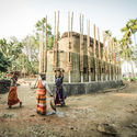 Centro comunitário de bambu e barro construído por mulheres é premiado em Bangladesh - Image 1 of 4