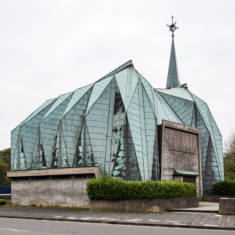 O brutalismo na arquitetura religiosa, pelas lentes de Stefano Perego - Imagem 12 de 22