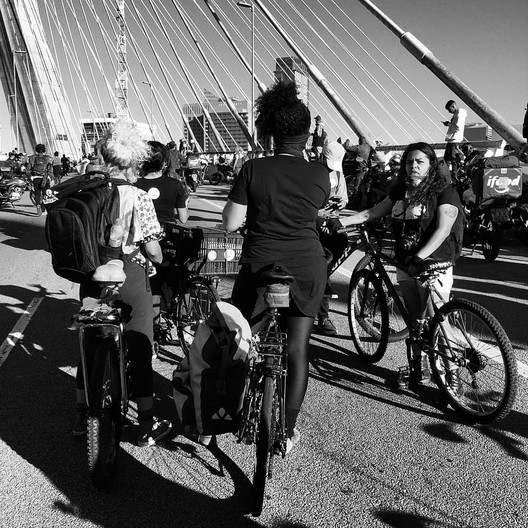 For a city where women can always bike - Image 3 of 4