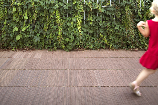 Circular economy + Water management = Ceramic sustainable urban drainage system