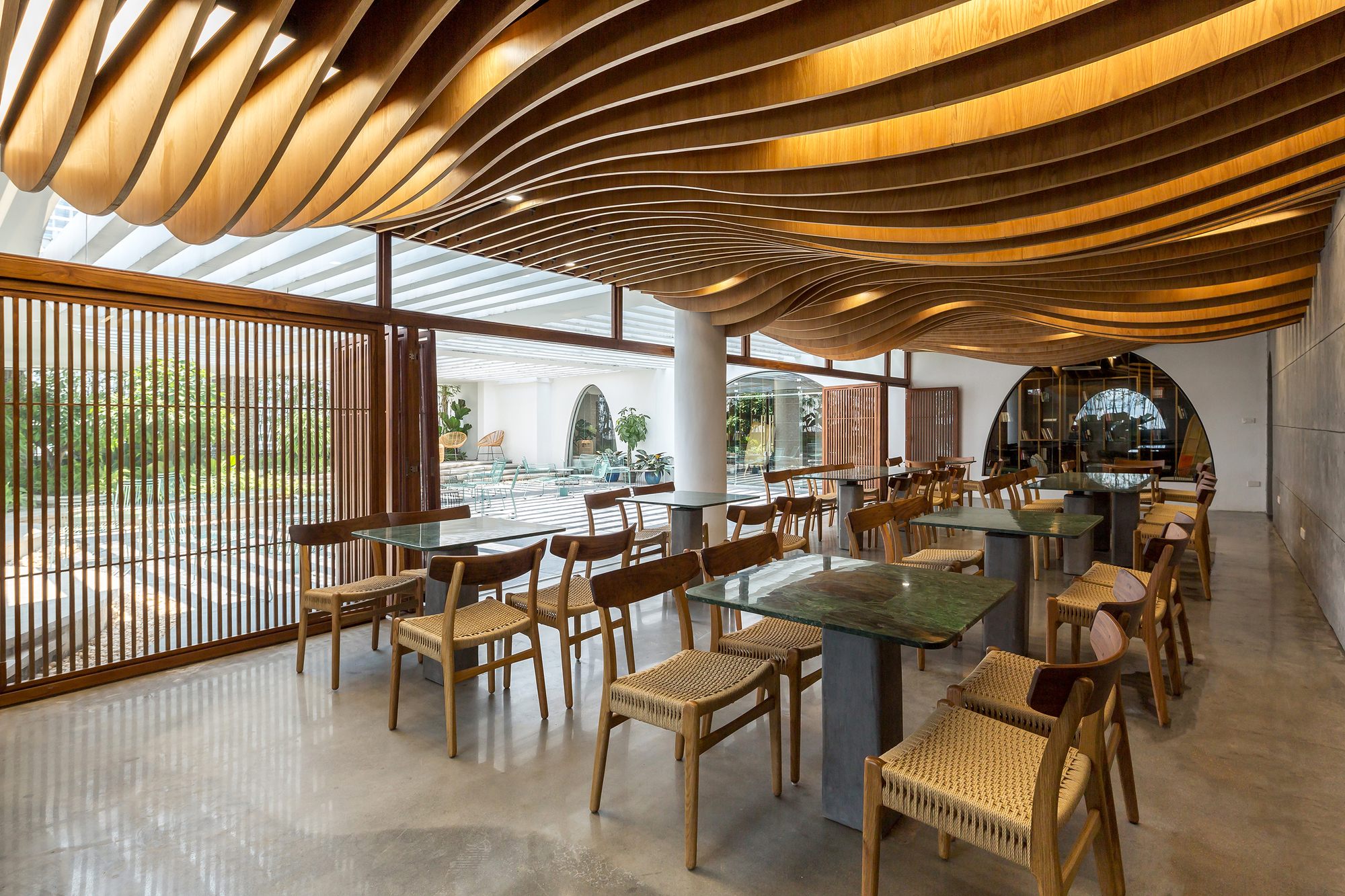 Gallery of GHTK Interior Office / iplus Architecture - 13