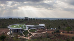 阿加斯蒂亚国际基金会的艺术与创新中心 / Mistry Architects