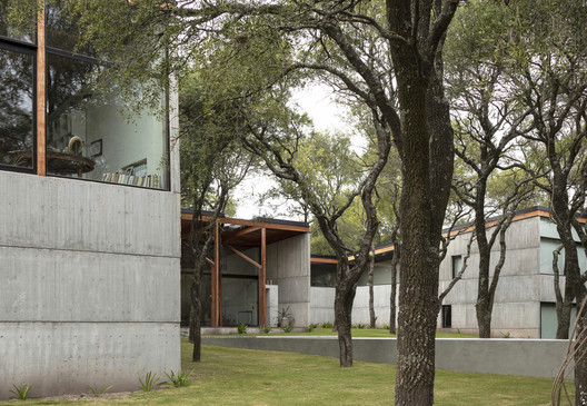 Alarcia Ferrer: “Our greatest goal is an architecture that intensifies the experience of dwelling” - Image 5 of 7