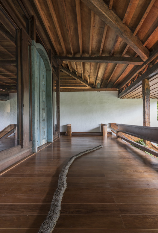Casa Pampulha - Galeria de Arte em Residência projetada por Zanine Caldas / Vazio S/A + Helena T Rios - Fotografia de Interiores, Viga