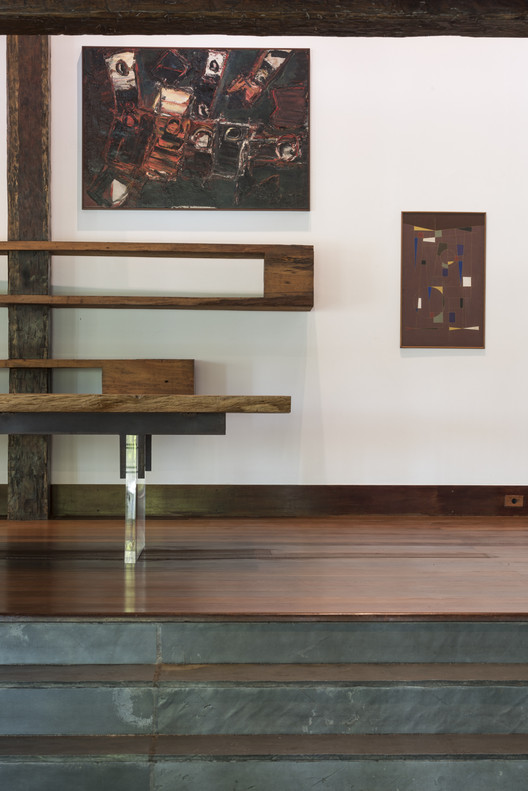 Casa Pampulha - Galeria de Arte em Residência projetada por Zanine Caldas / Vazio S/A + Helena T Rios - Fotografia de Interiores, Prateleira