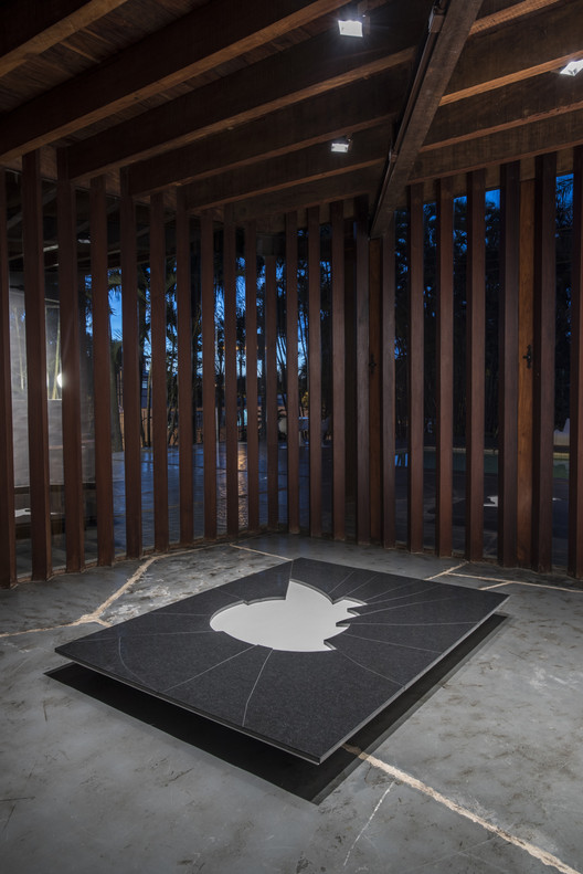 Casa Pampulha - Galeria de Arte em Residência projetada por Zanine Caldas / Vazio S/A + Helena T Rios - Fotografia de Interiores