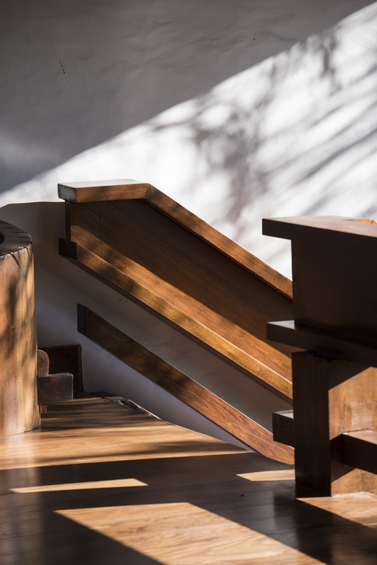 Casa Pampulha - Galeria de Arte em Residência projetada por Zanine Caldas / Vazio S/A + Helena T Rios - Fotografia de Interiores, Escada