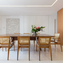 Apartamento ALM / Pedro Haruf + Fernando Lima - Fotografia de Interiores, Sala de Jantar, Mesa, Cadeira
