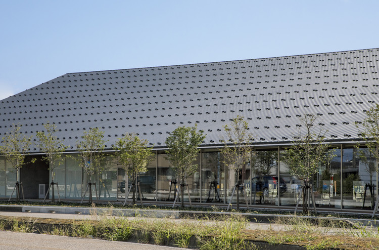 Tonami Public Library / MIKAMI Architects - Exterior Photography, Facade