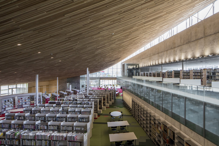 Tonami Public Library / MIKAMI Architects - Interior Photography, Chair