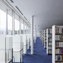砺波市立砺波图书馆 / 三上建筑事务所 - 室内图, 图书馆
