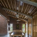 15 - X-House / NH Village Architects: Nh&agrave; gỗ xoan ấm c&uacute;ng b&igrave;nh y&ecirc;n ở qu&ecirc;