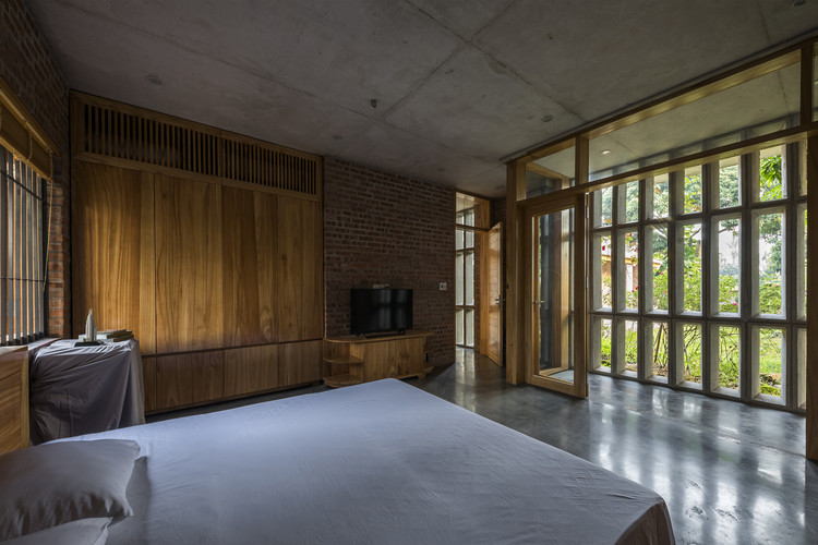 X-House  / NH Village Architects - Interior Photography, Bedroom, Windows, Chair, Beam