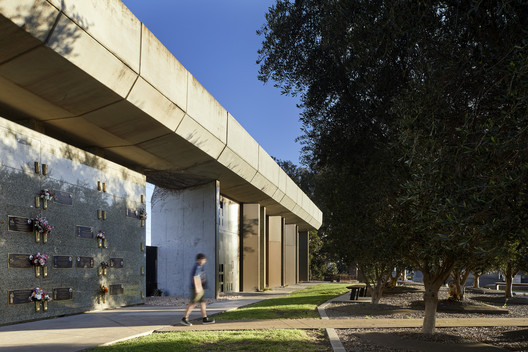 Werribee Mausoleum Extension / BENT Architecture - Exterior Photography