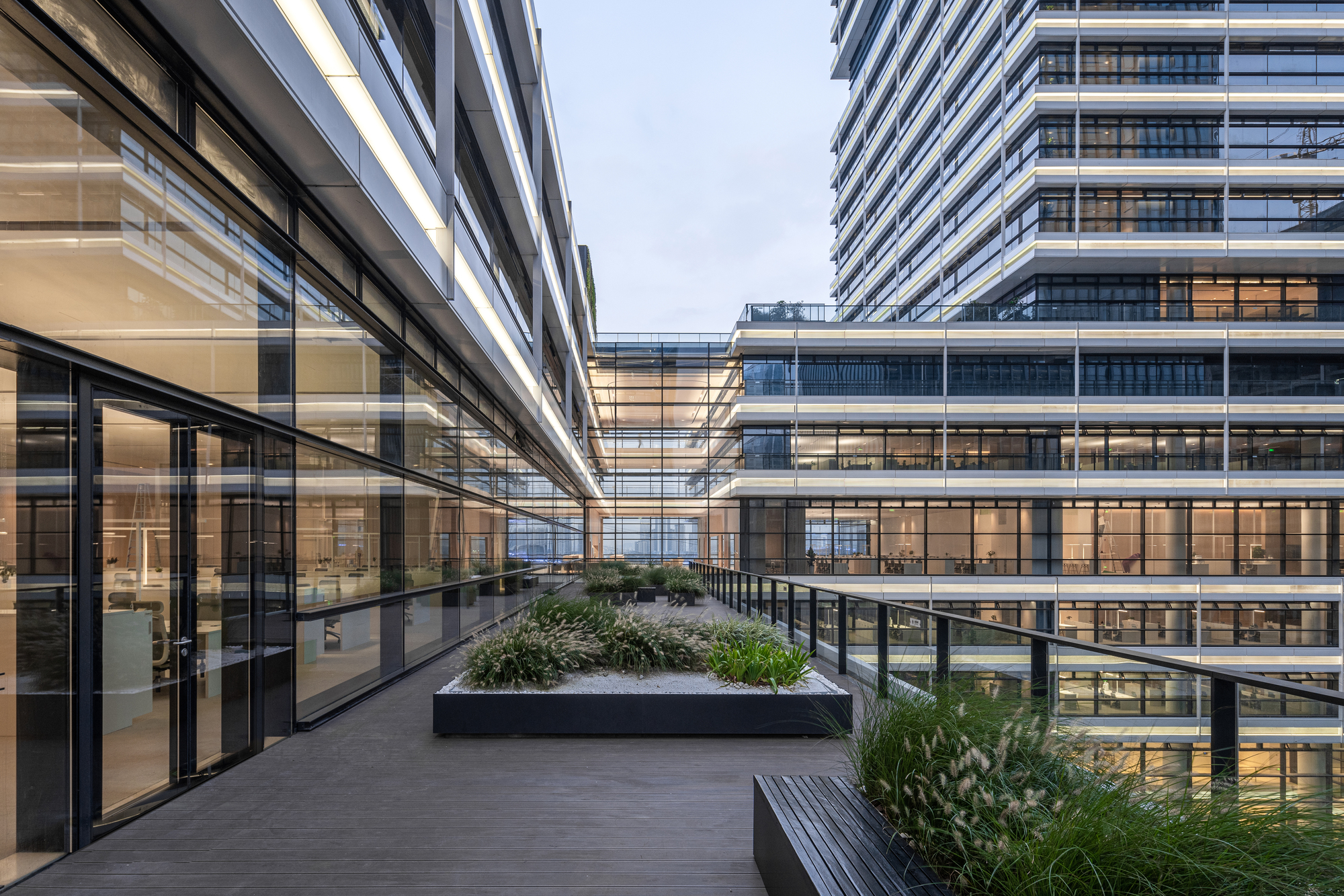 Gallery of Office Complex / gmp Architects 5