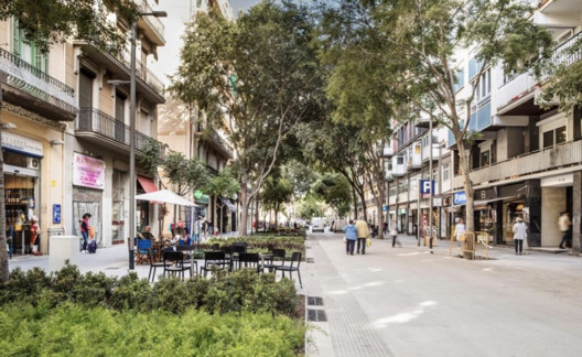 Uma a cada três ruas da região central de Barcelona será transformada em eixo verde Uma a cada três ruas da região central de Barcelona será transformada em eixo verde - Imagem 4 de 6