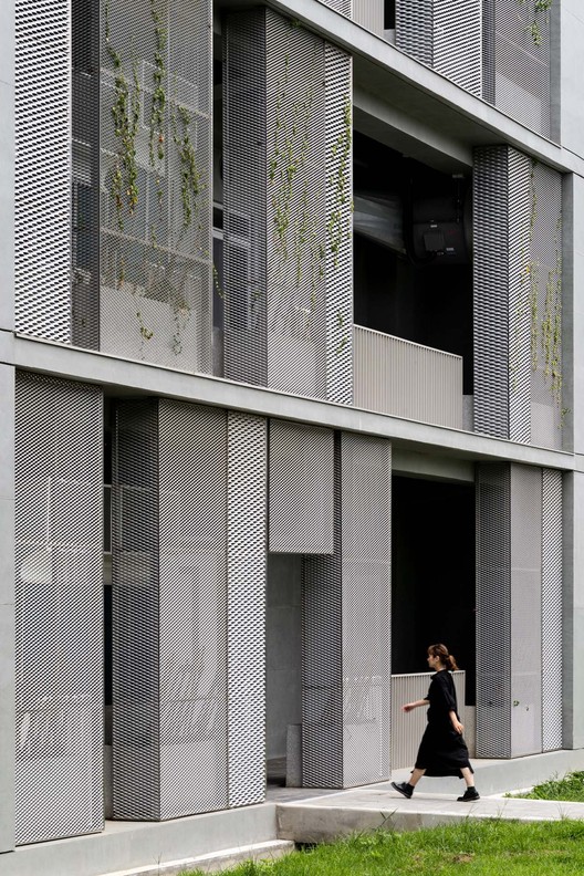 east balcony. Image © YHLAA Studio