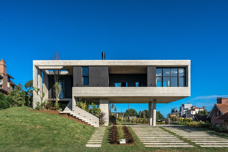 Casa Buen Orden / Guaresti/Altieri Arquitectura - Fotografía exterior, Ventanas, Fachada