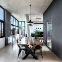 Casa Buen Orden / Guaresti/Altieri Arquitectura - Fotografía interior, Casas, Cocina, Fachada, Puerta, Fijación Vigas, Mesas, Sillas