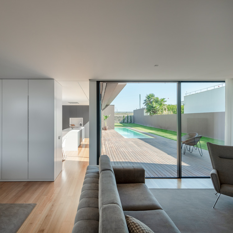 Casa Beiriz / Raulino Silva - Fotografia de Interiores, Sala de Estar, Dormitório