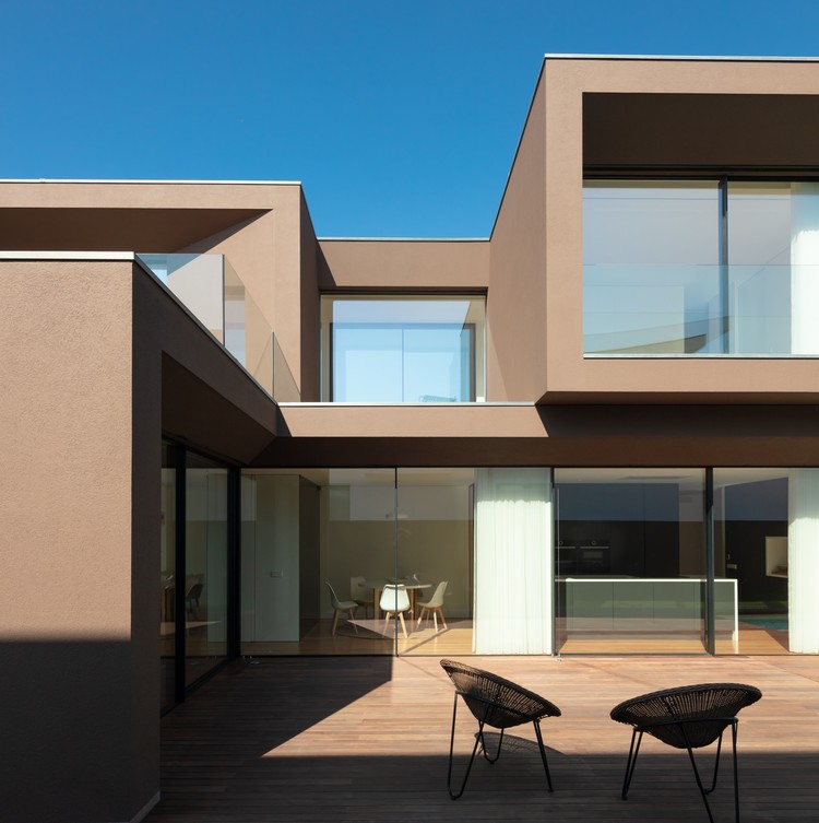 Beiriz House / Raulino Silva - More Images