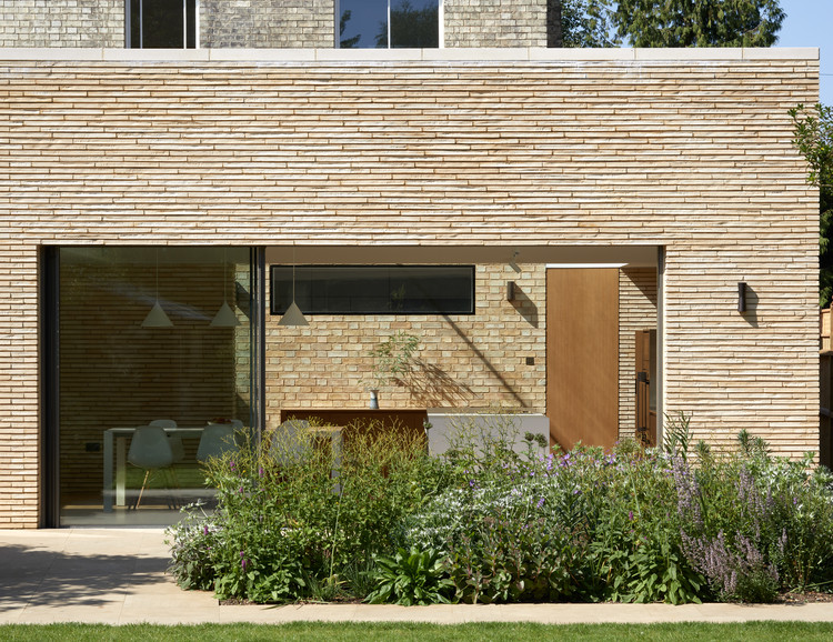 Sun Slice House / Neil Dusheiko Architects - Exterior Photography, Windows, Brick, Facade