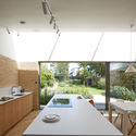Sun Slice House  / Neil Dusheiko Architects - Interior Photography, Kitchen, Glass