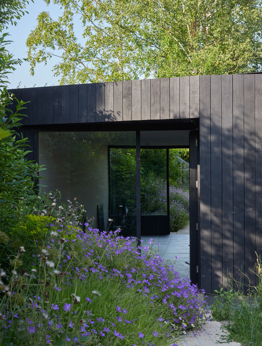 Sun Slice House / Neil Dusheiko Architects - Exterior Photography, Garden