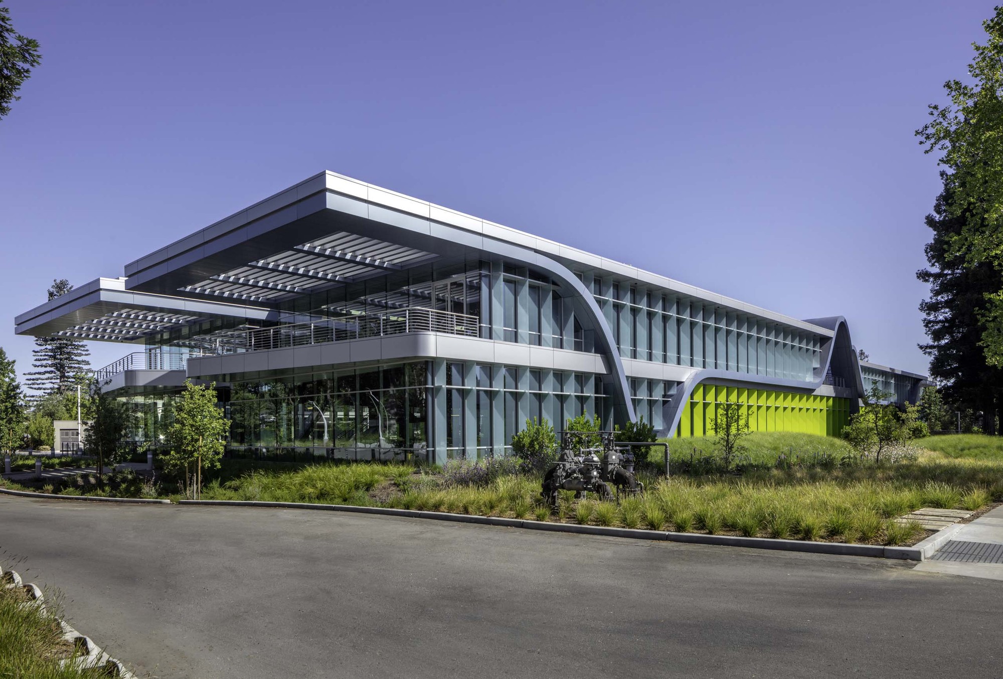 Gallery of Innovation Curve Technology Park at Stanford Research Park / Form4 Architecture 7