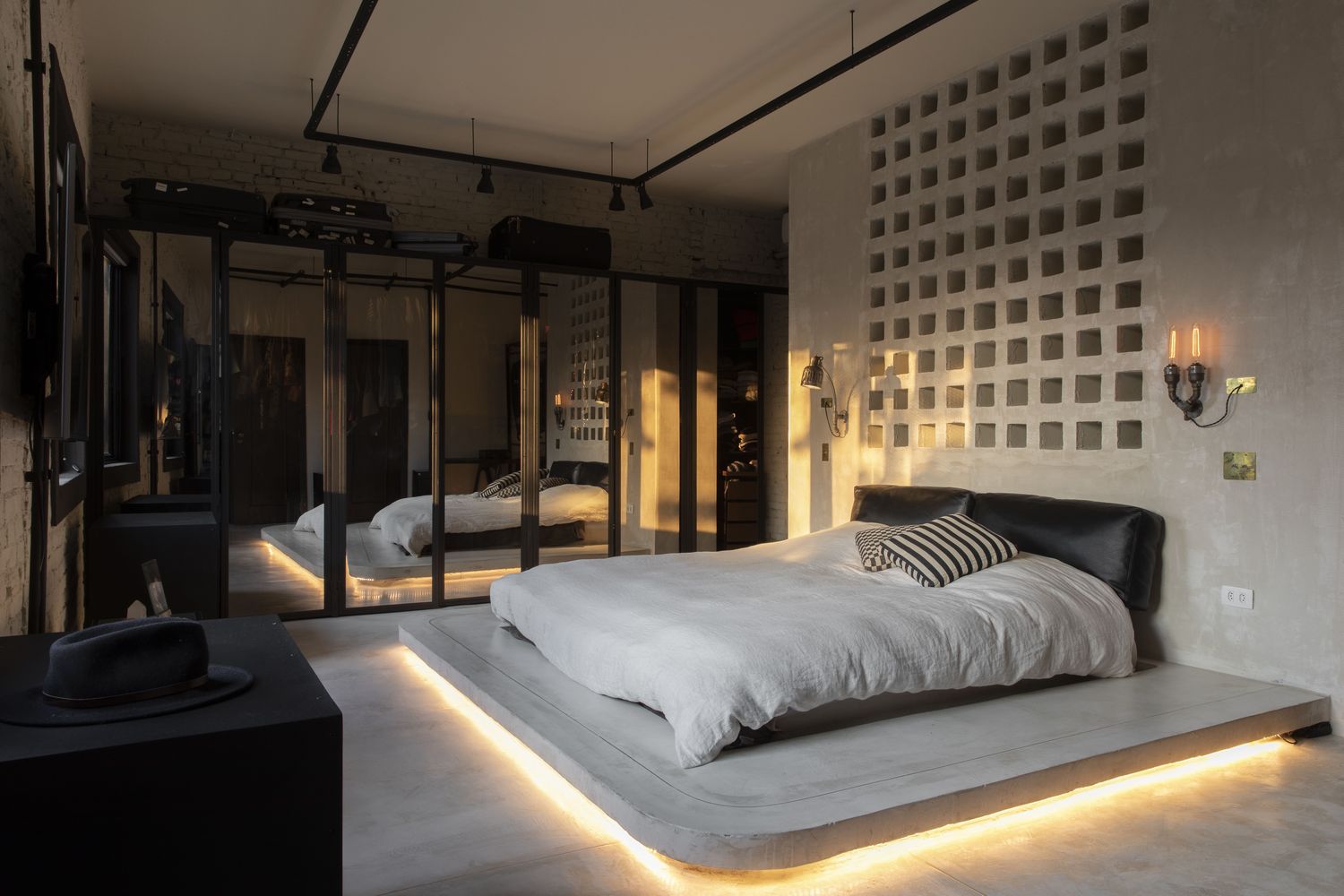 Casa FH / Protostudio+Prototype - Fotografia de Interiores, Dormitório, Viga, Iluminação, Cama