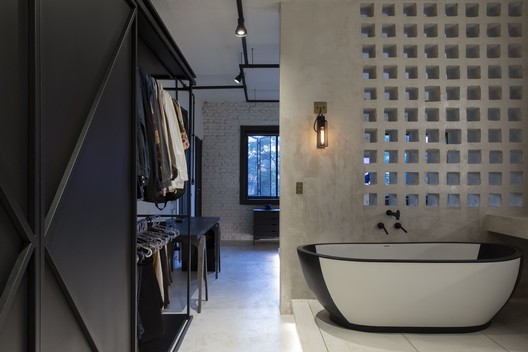 FH House / Protostudio+Prototype FH House / Protostudio+Prototype - Interior Photography, Bathroom, Bathtub