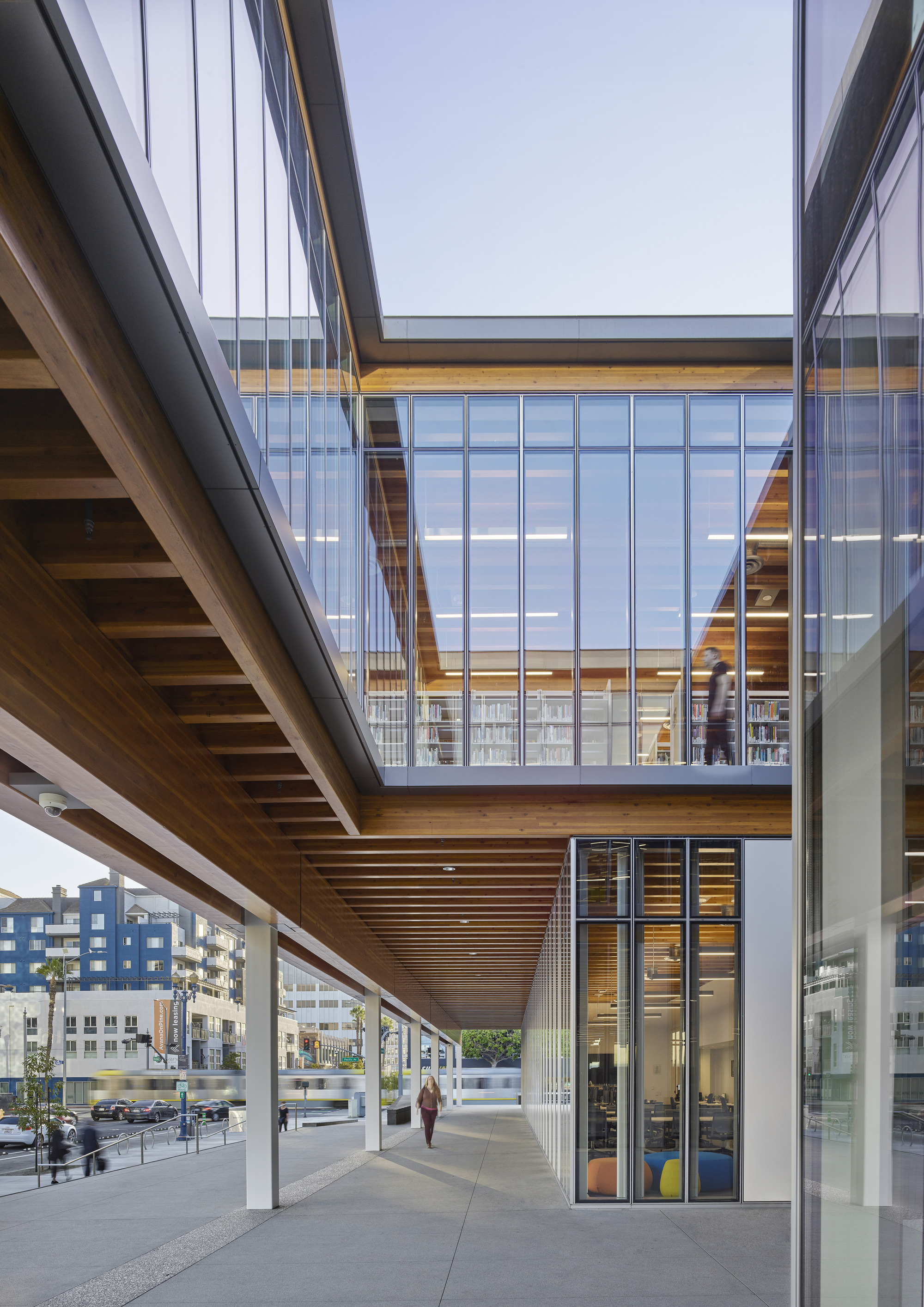 Gallery of Billie Jean King Main Library / Skidmore, Owings & Merrill 10