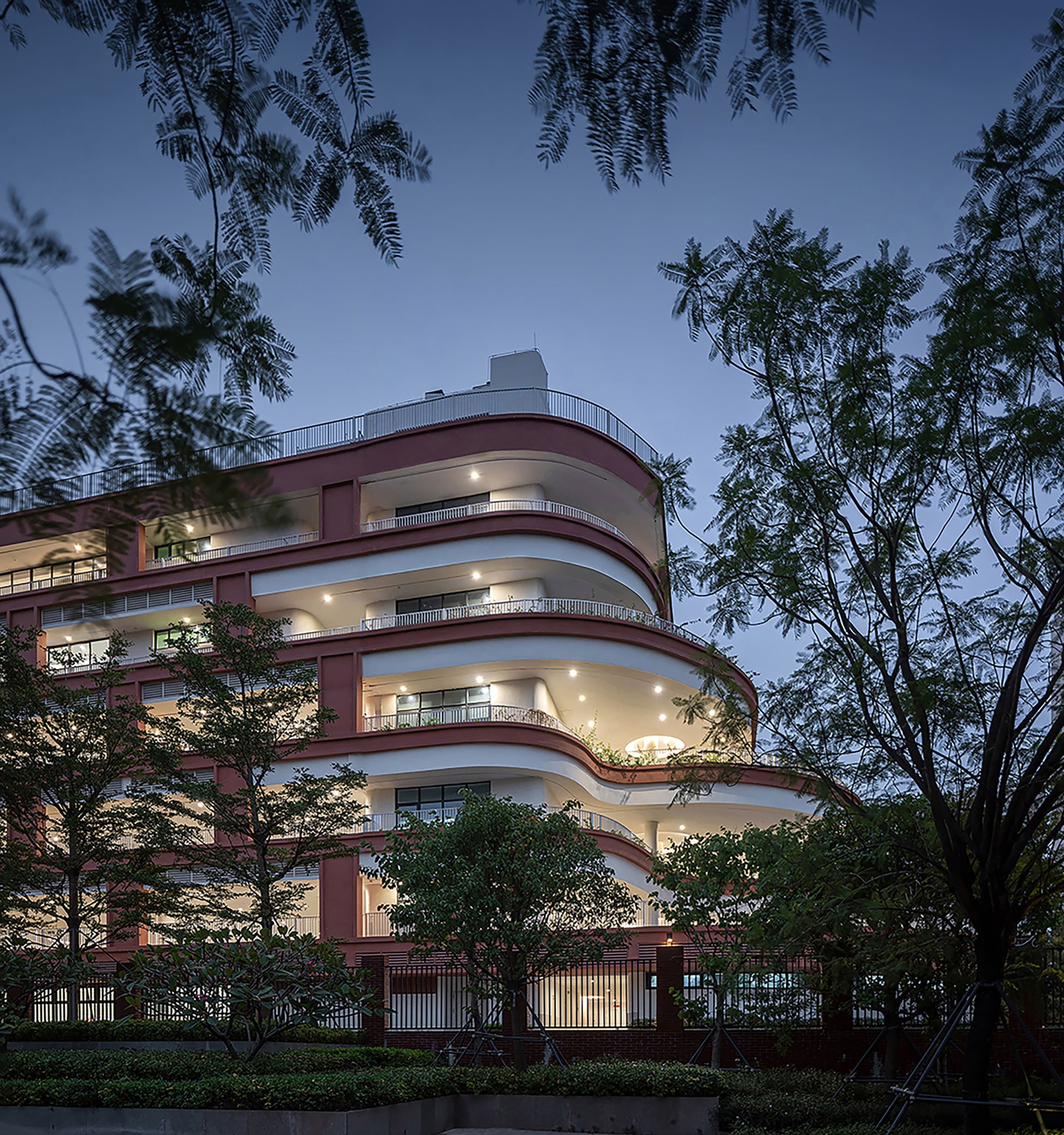 Gallery of Tongxin Foreign Language School / Atelier Apeiron SZAD 12