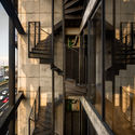 Edificio Yuno / ARQMOV Workshop - Fotografía interior, Escaleras, Fachada, Barandas