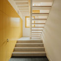 Vivienda pública Vilar 3 / Müller.Feijoo - Fotografía interior, Escaleras, Ventanas
