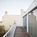 Apartamento Janelas Verdes / João Tiago Aguiar Arquitectos - Interiores De Apartamentos, Escada, Fachada, Corrimão, Balcão