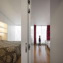 Apartamento Janelas Verdes / João Tiago Aguiar Arquitectos - Fotografia de Interiores, Interiores De Apartamentos, Porta