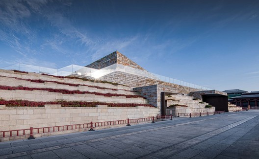 Plataforma Teatral Xinghan / DUS Studio Plataforma Teatral Xinghan / DUS Studio - Fotografia de Exterior, Fachada