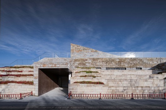Plataforma Teatral Xinghan / DUS Studio Plataforma Teatral Xinghan / DUS Studio - Fotografia de Exterior, Concreto