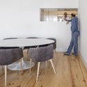 Apartamento Algés / João Tiago Aguiar Arquitectos - Fotografia de Interiores, Mesa, Cadeira