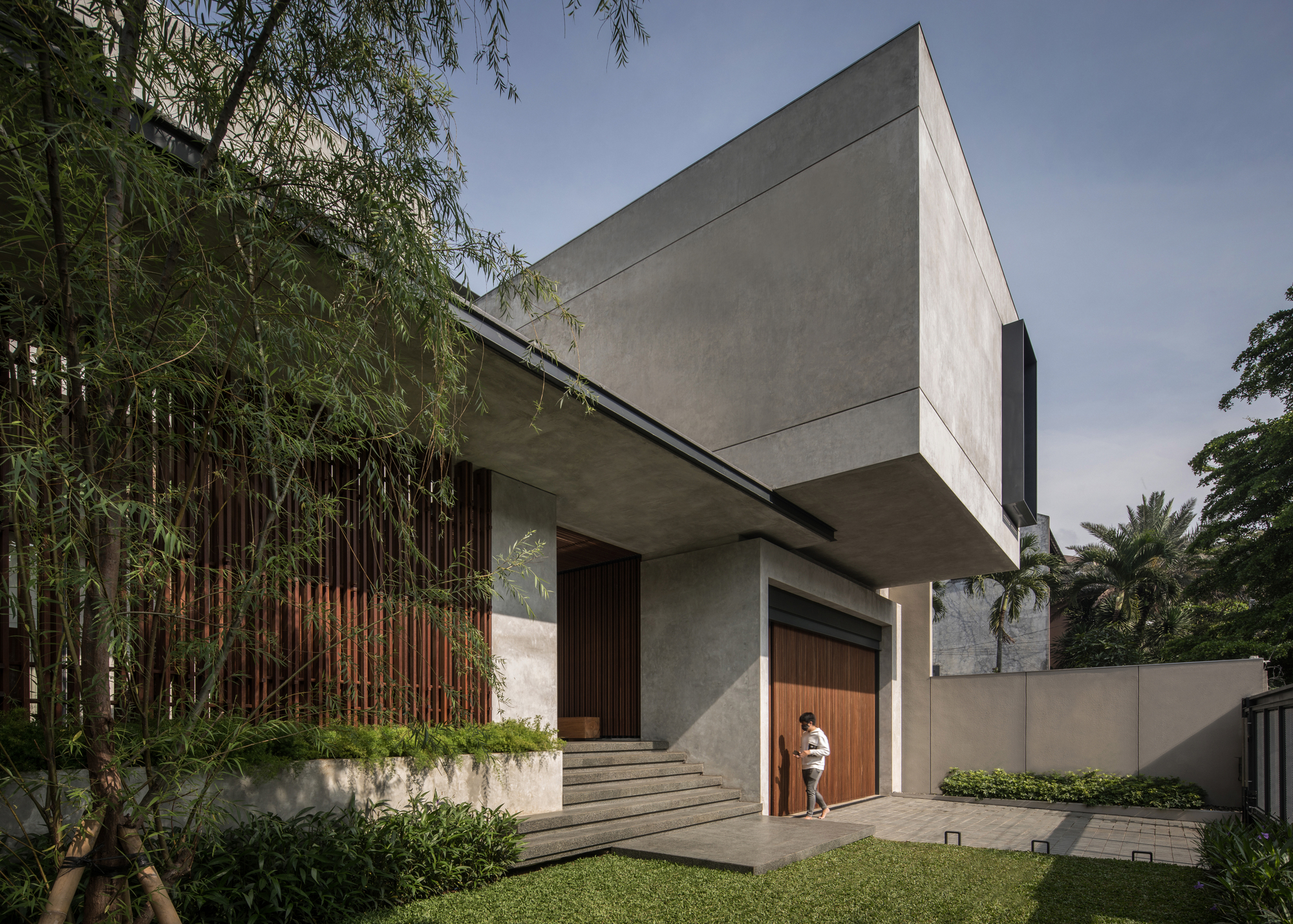 Old Rakta Building Gallery of RJ House / Rakta Studio - 19