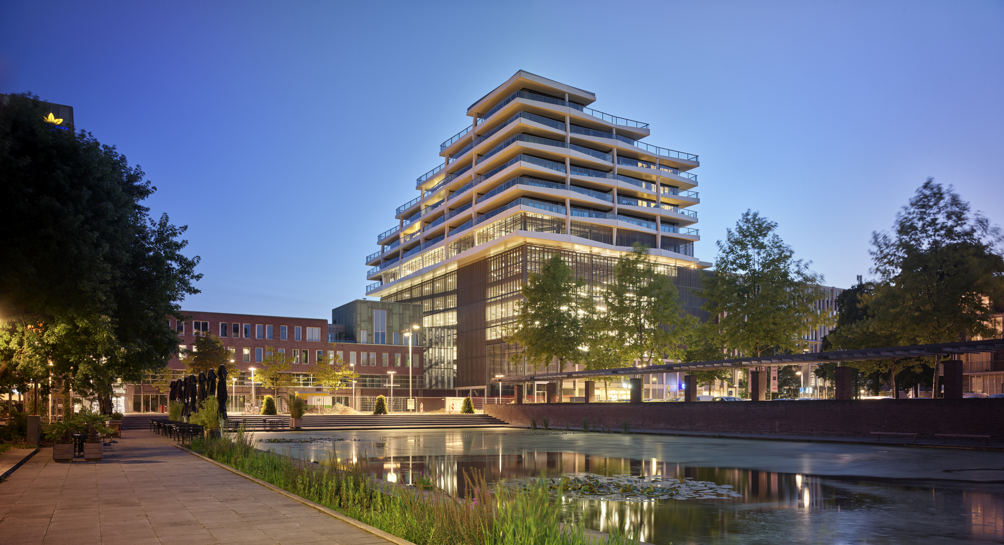 Gallery of Up Mountain and Buitenplein Amstelveen / Rijnboutt 9