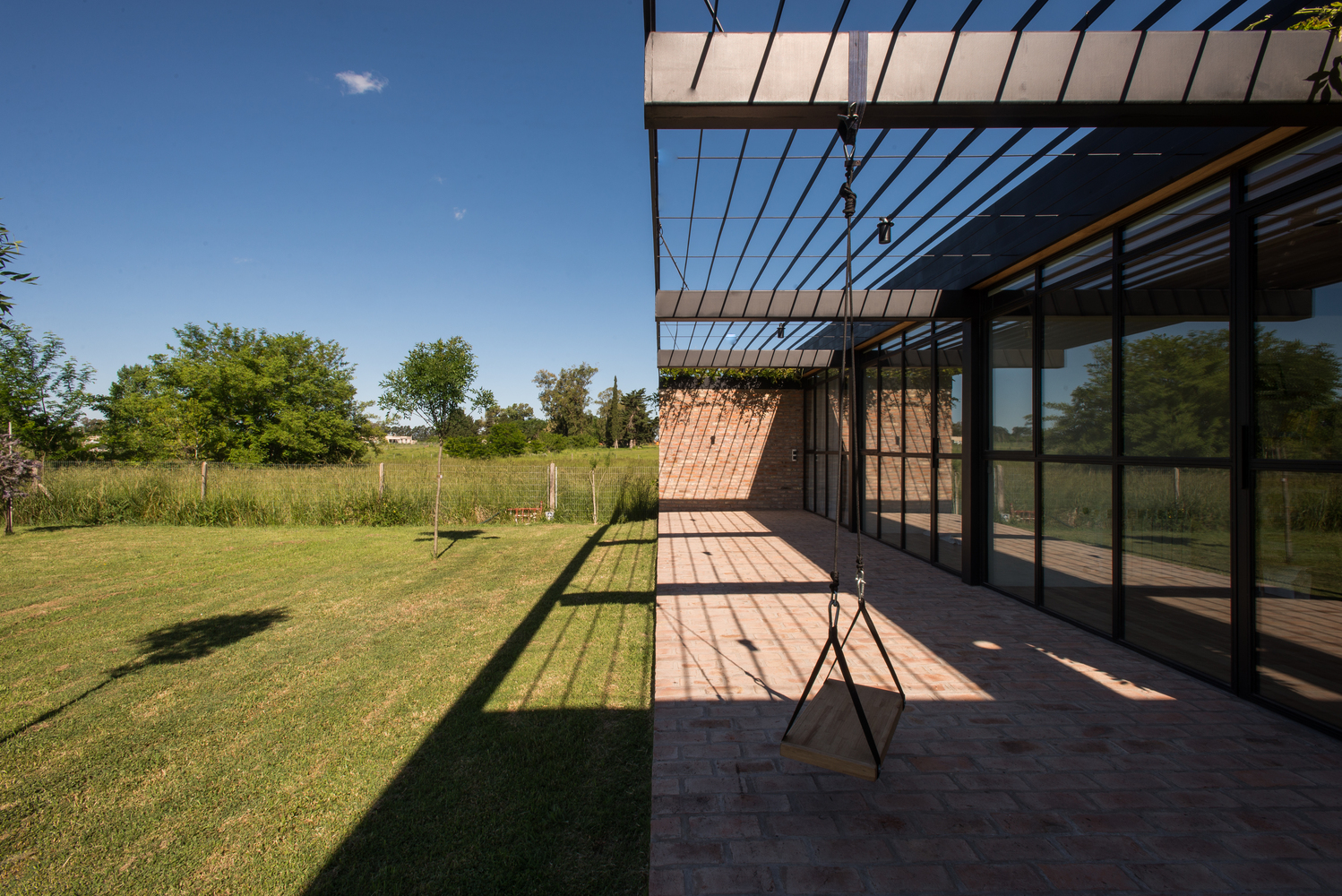 Gallery of La Cañada House / Parada Cantilo Estudio 6