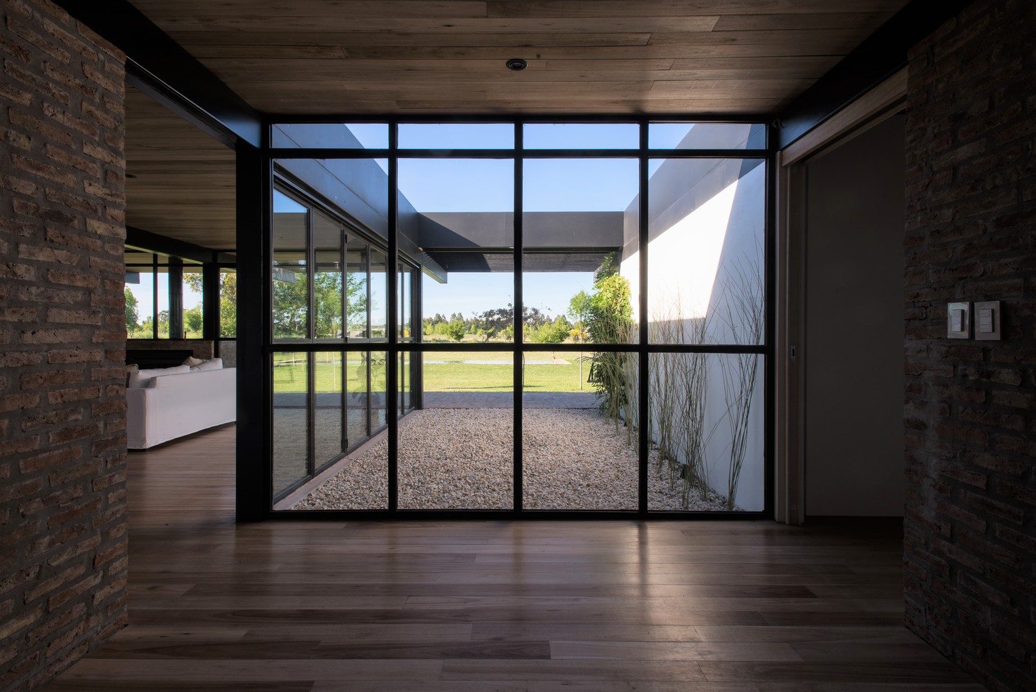 Gallery of La Cañada House / Parada Cantilo Estudio 12