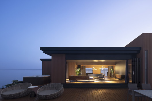 Hi Sea Floating Hotel / Balance Design Hi Sea Floating Hotel / Balance Design - Exterior Photography, Facade, Concrete