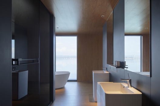 Hi Sea Floating Hotel / Balance Design Hi Sea Floating Hotel / Balance Design - Interior Photography, Bathroom, Glass